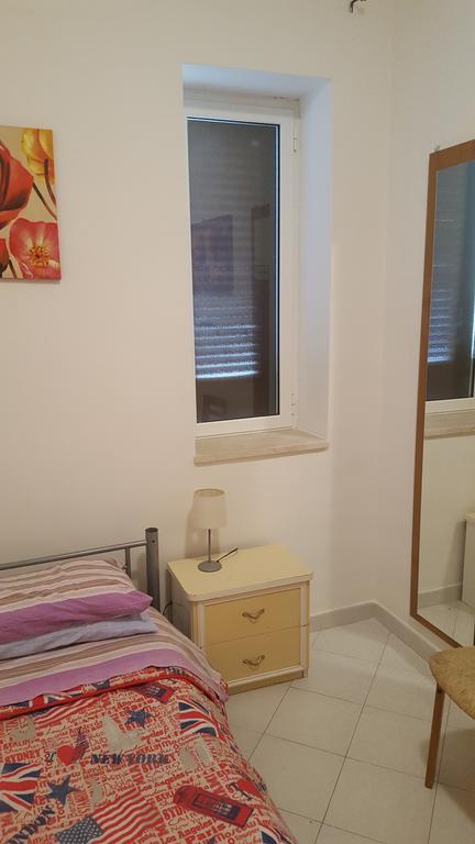 Al Fontanone Hotell Cecchina Exteriör bild