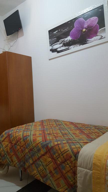 Al Fontanone Hotell Cecchina Exteriör bild