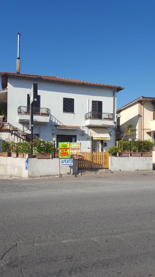 Al Fontanone Hotell Cecchina Exteriör bild