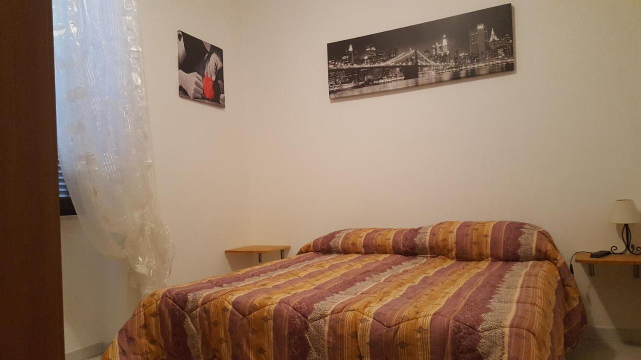 Al Fontanone Hotell Cecchina Exteriör bild